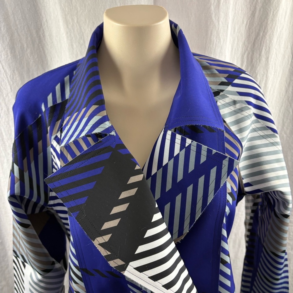 Issey Miyake Reversible Charcoal Blazer with Pattern - Picture 9 of 16